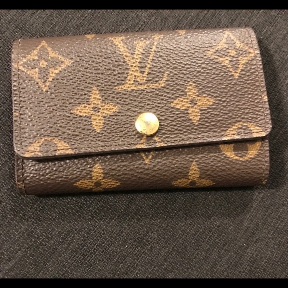 Louis vuitton 6 key holder